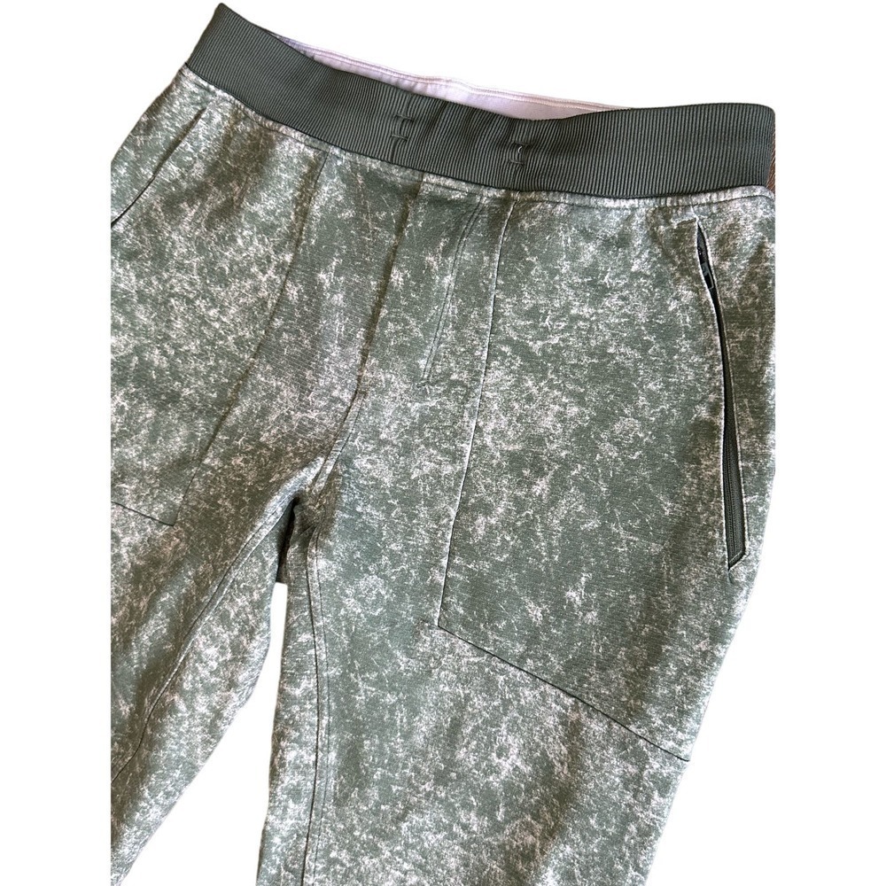Lululemon‎ Textured Tech Pant - Picture 2 of 8